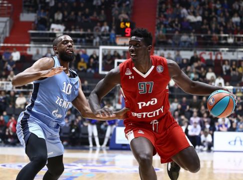 Ενίσχυση με Ο’ Μπράιαντ για τον Ερυθρό Αστέρα