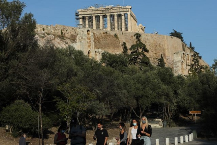 Πρώτη «ανάσα» για τον κορωνοϊό – Μείωση του εβδομαδιαίου αριθμού των κρουσμάτων μετά από καιρό