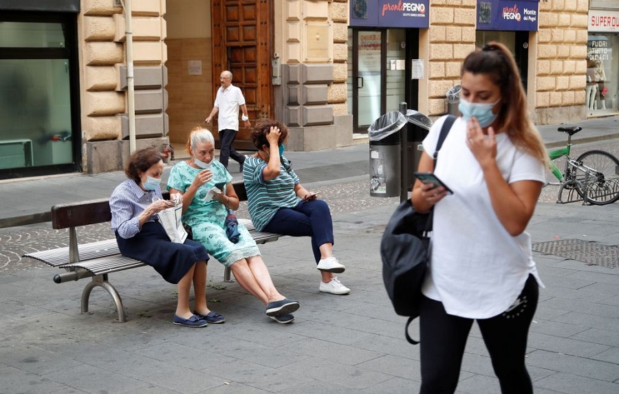 Κορωνοϊός – Ιταλία: 10.925 σε μια μέρα – «Αύξηση της τηλεργασίας» ζητά ο υπουργός υγείας