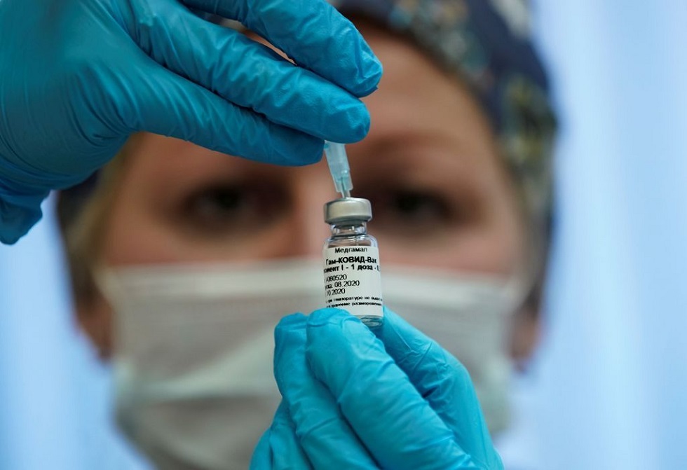 Κορωνοϊός : 400 εκατομμύρια δόσεις από πιθανό εμβόλιο εξασφάλισε η ΕΕ