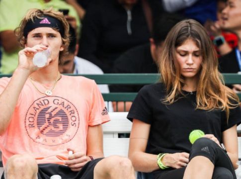 Σοκάρει η πρώην σύντροφος του Ζβέρεφ : «Πήγε να με πνίξει με μαξιλάρι» (pic)