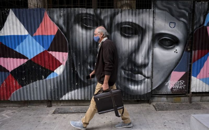 Κορωνοϊός : «Παγωμάρα» από την έκρηξη κρουσμάτων – Τι θα γίνει με εστίαση και απαγόρευση μετακινήσεων