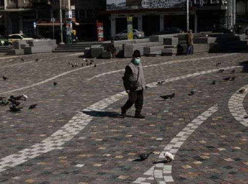 Κορωνοϊός : Μάσκα παντού και απαγόρευση κυκλοφορίας το βράδυ προτείνει ο Δερμιτζάκης