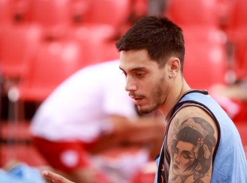Ολυμπιακός – Εφές : Φετινό ντεμπούτο για Κόνιαρη, εκτός ο Λαρεντζάκης