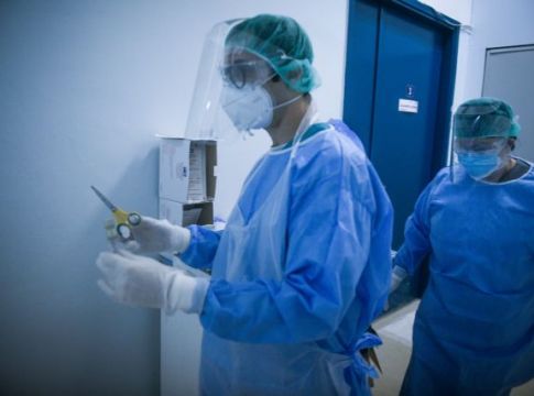Κορωνοϊός : Έσπασε το «φράγμα» των 500 η μακάβρια λίστα – 109 θάνατοι από κοροναϊό τον Οκτώβρη