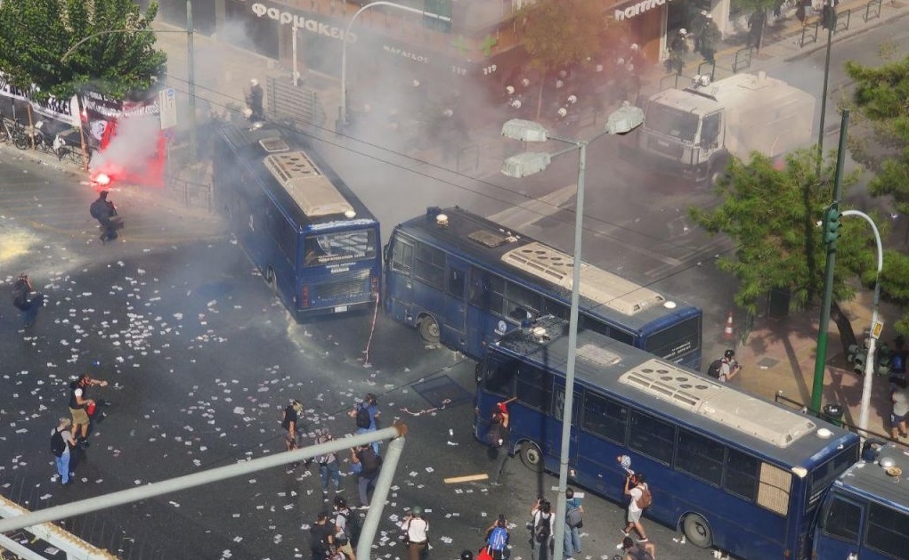 Σοβαρά επεισόδια έξω από το Εφετείο