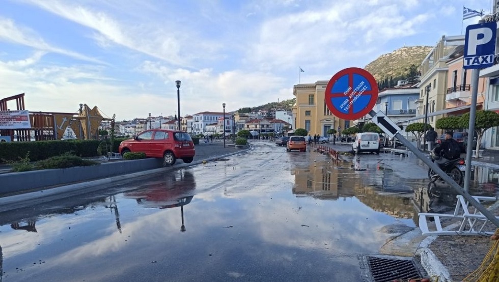 Σάμος : Μαζεύουν τα κομμάτια τους οι κάτοικοι του νησιού μετά τον φονικό σεισμό – Θρήνος για τους δύο νεκρούς μαθητές