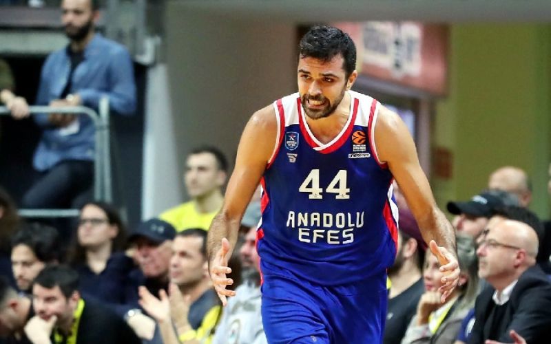 Το απίστευτο μπλοκ του Σιμόν στον Βέσελι (vid)
