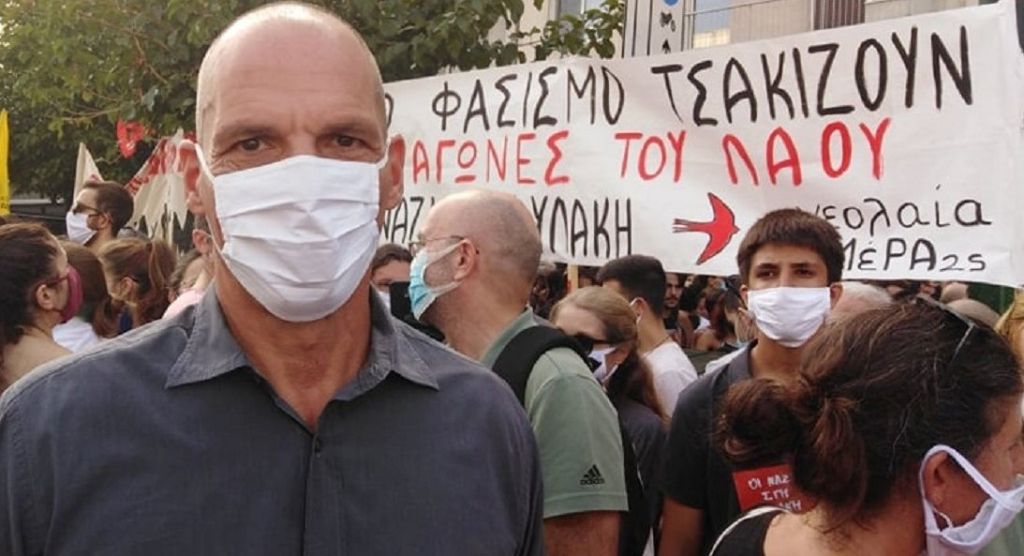 Βαρουφάκης : «Είμαι βουλευτής» – Αστυνομικός: «Άλλος ένας λόγος να σε γ…..»