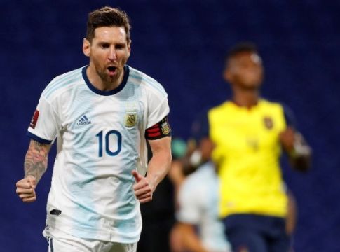 Επέστρεψε με γκολ ο Μέσι, νίκη στις καθυστερήσεις για την Ουρουγουάη