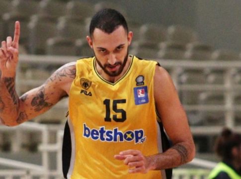 Χρυσικόπουλος : «Κάθε μέρα να χαιρόμαστε που είμαστε στο γήπεδο»