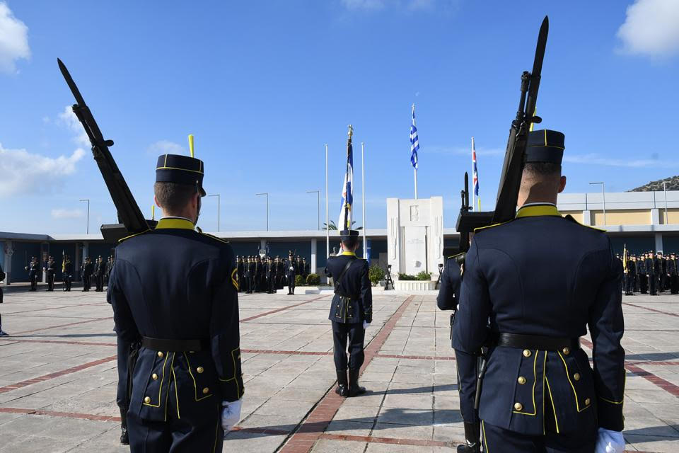 Συναγερμός στη Σχολή Ευελπίδων : Πληροφορίες για δεκάδες κρούσματα – Σε καραντίνα για δύο εβδομάδες