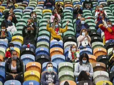 Με κόσμο στις εξέδρες το Πόρτο-Ολυμπιακός