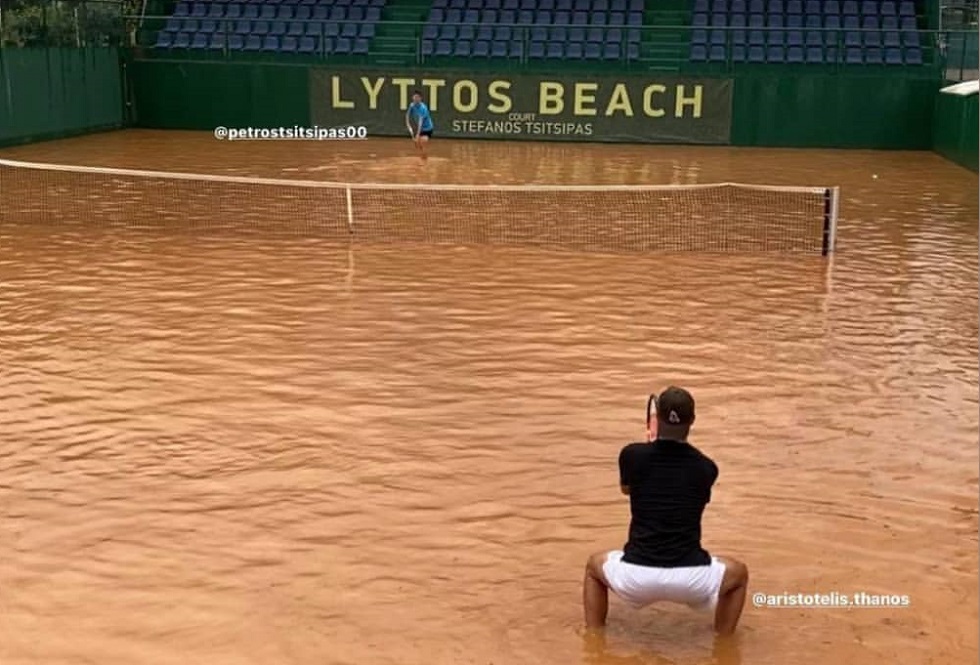 Βιβλική καταστροφή : Γήπεδο τένις στην Κρήτη έγινε… κολυμβητήριο! (vids)