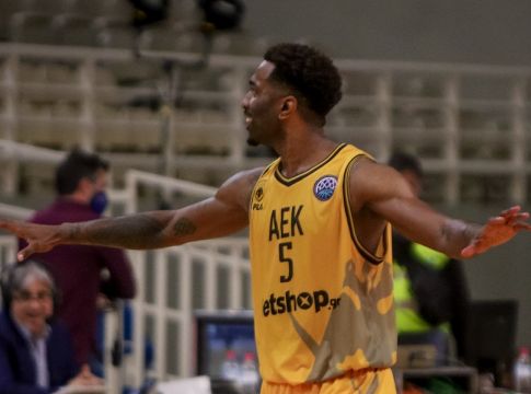 ΑΕΚ : Έτσι «εκτέλεσε» τη Χολόν ο Λάνγκφορντ (vid)