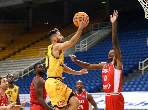 LIVE : ΑΕΚ – Σολέ