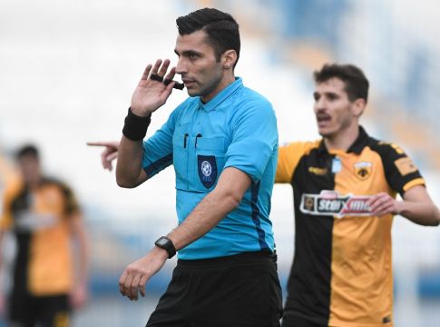 Δυσαρέσκεια στην ΑΕΚ για τη διαιτησία του Φωτιά