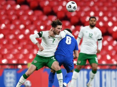 Ο Ιρλανδός Μπράουν που έπαιξε στο φιλικό με την Αγγλία είναι θετικός στον κορωνοϊό