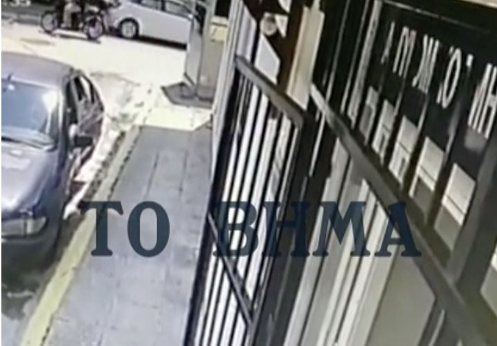 Απίστευτο βίντεο δείχνει την απόδραση κρατουμένου έξω από αστυνομικό τμήμα