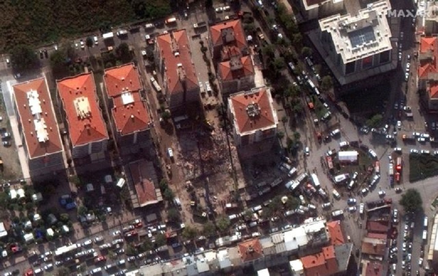 Σμύρνη : Στους 113 οι νεκροί από τον φονικό σεισμό