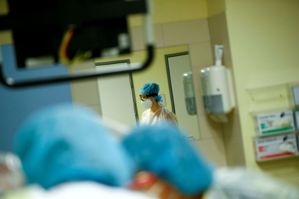 Η συγκινητική ανάρτηση νοσηλεύτριας : «Σας παρακαλώ, μη με διασωληνώσετε»