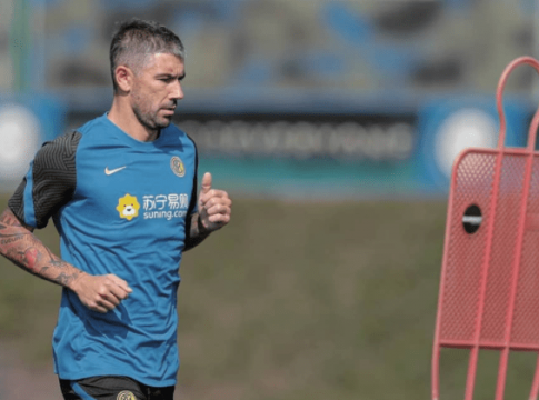 Ίντερ : Θετικός στον κορωνοϊό ο Κολάροφ