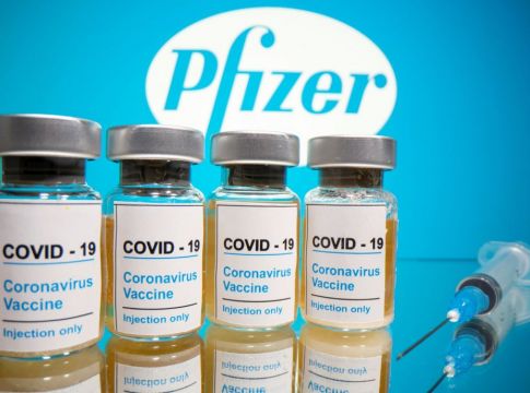 Πώς διανέμεται το εμβόλιο της Pfizer στη Βρετανία
