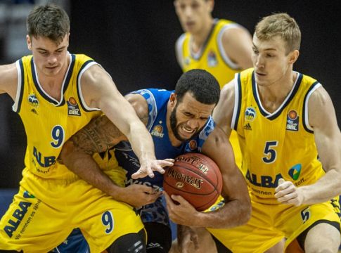 Άλμπα Βερολίνου – Φράπορτ Σκαϊλάινερς 79-66