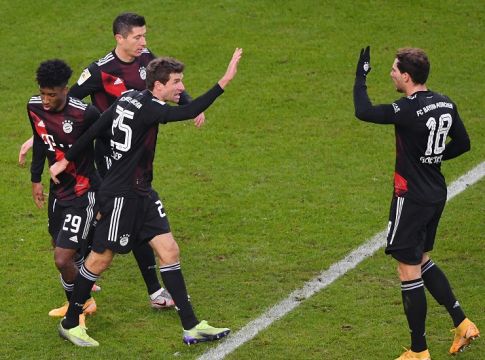 Bundesliga : Τρίποντο με ανατροπή η Μπάγερν, σόκαρε την Ντόρτμουντ η Κολωνία (vids)