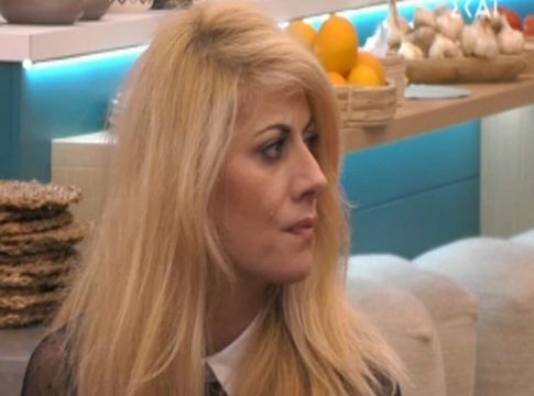 Big Brother : Το βίντεο που αποδεικνύει ότι η Άννα Μαρία δεν είπε «ντροπή των γκέι» τον Θέμη