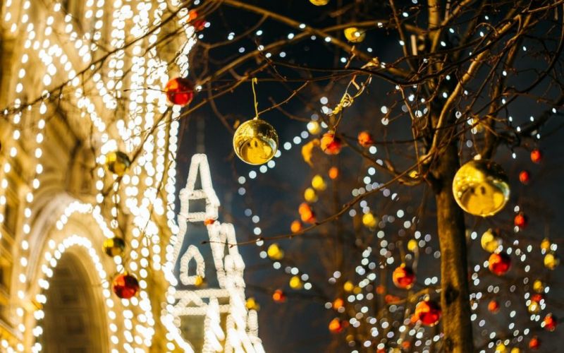Ξεχάστε τα Χριστούγεννα που ξέρατε – Έρχονται live συνδέσεις με Β. Πόλο και κάλαντα από… zoom