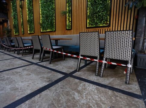 Lockdown : «Ακορντεόν» για πολλούς μήνες, μέχρι να βρεθεί το εμβόλιο