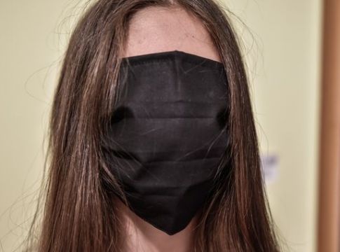 Κορωνοϊός : Ακόμα περιμένουν… τις μάσκες στα σχολεία – Το παρασκήνιο της καθυστέρησης