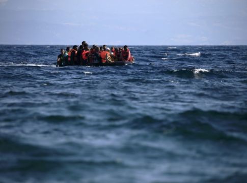Σάμος : Ένα παιδί νεκρό και έξι αγνοούμενοι σε ναυάγιο σκάφους με πρόσφυγες