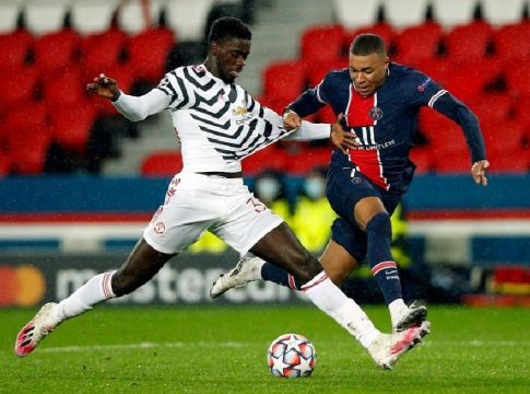 Τα δίνουν… όλα για την πρωτιά οι Μάντσεστερ Γιουνάιτεντ και Παρί Σεν Ζερμέν