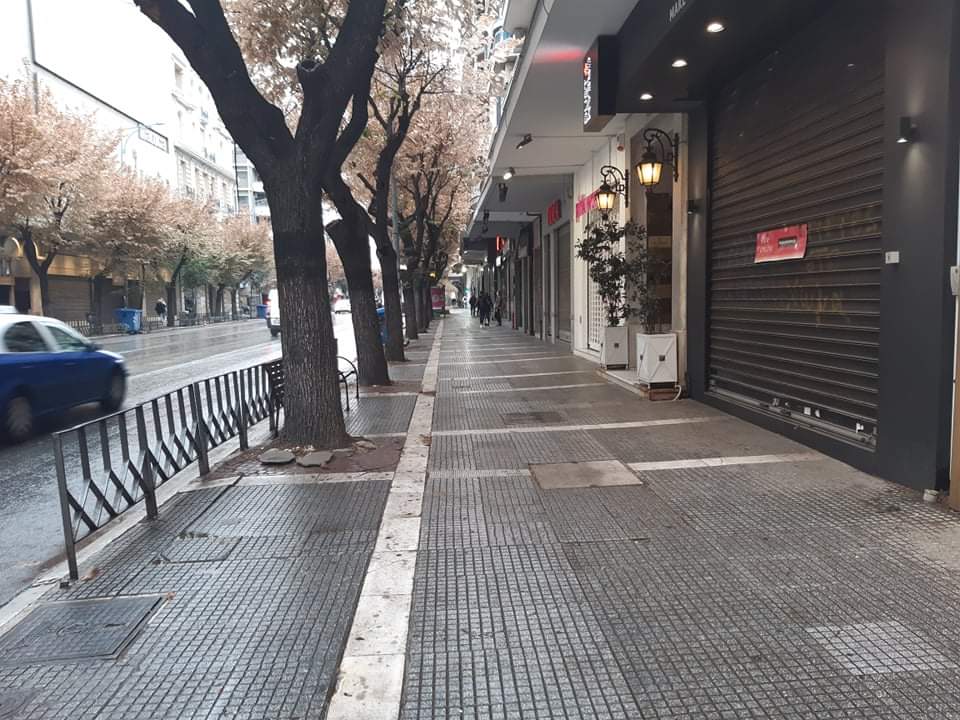 Κορωνοϊός : Μία άλλη Θεσσαλονίκη από σήμερα – Άδειοι δρόμοι, κλειστά μαγαζιά