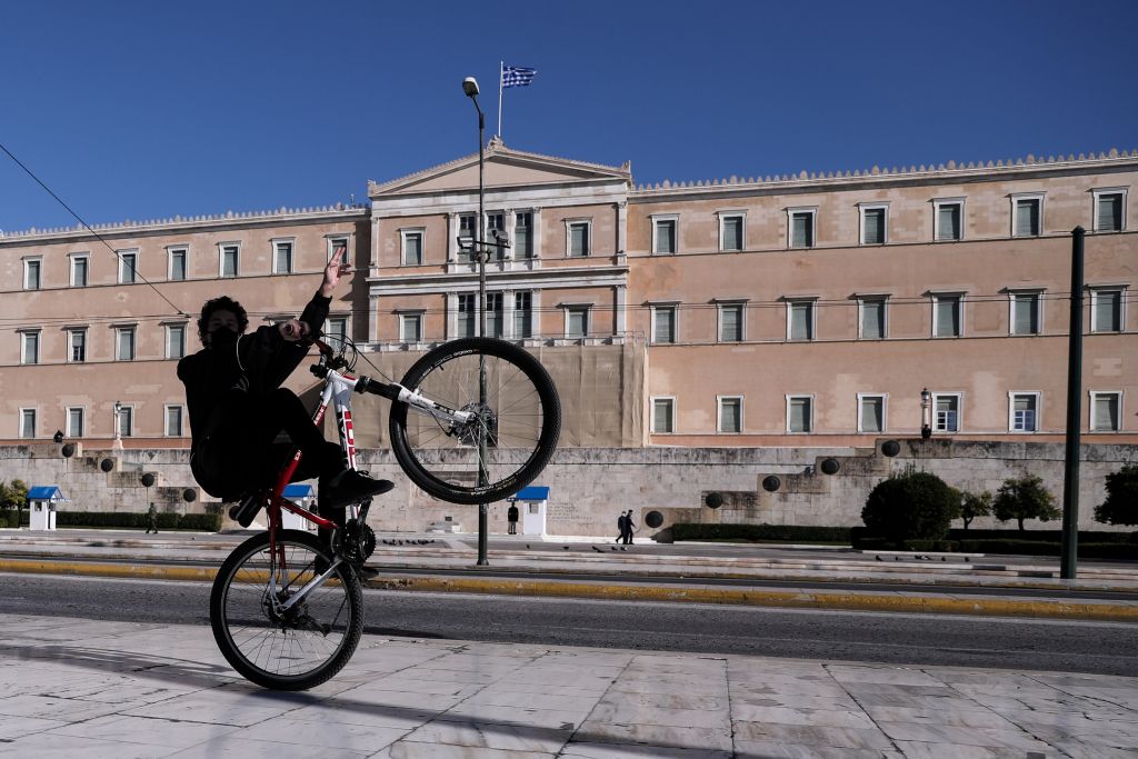 Κορωνοϊός : Γιατί το δεύτερο lockdown απέτυχε τις δύο πρώτες εβδομάδες να «δαμάσει» την πανδημία