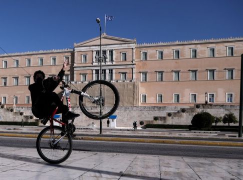 Στο στόχαστρο του κορωνοϊού Αττική και Β. Ελλάδα : Προ των πυλών νέα μέτρα… εν μέσω lockdown;