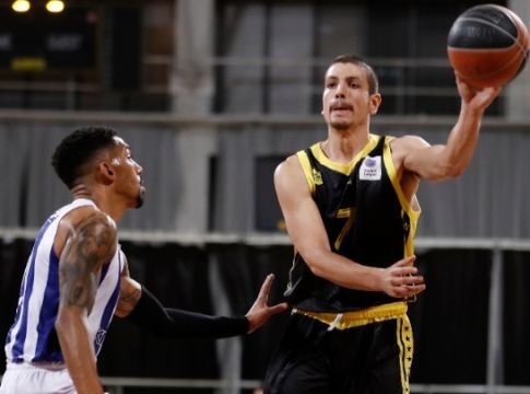 Φλιώνης αντί Τολιόπουλου στην Εθνική ομάδα
