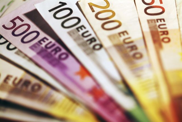 Βρούτσης : Πώς θα πάρετε τα 800 ευρώ – Οι ημερομηνίες των πληρωμών