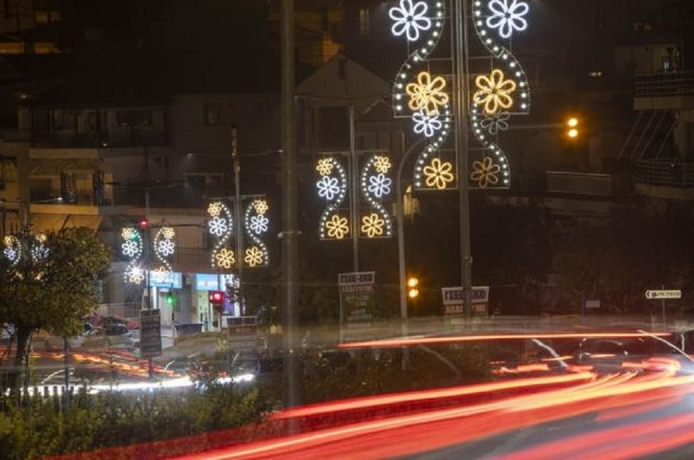 Κορωνοϊός : Χριστούγεννα στο σπίτι χωρίς μετακινήσεις από νομό και νομό, με κλειστά χιονοδρομικά