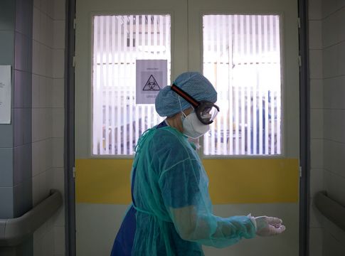 «Μέχρι τον Ιούνιο θα έχει εμβολιαστεί όλος ο πληθυσμός»