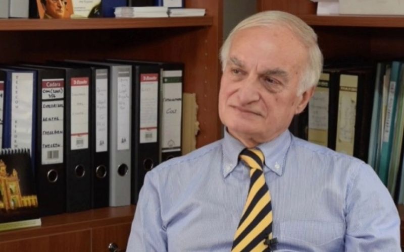 Μανώλης Μαυρομμάτης : Ο Μαραντόνα όπως τον έζησα – Πελέ ή Μαραντόνα;