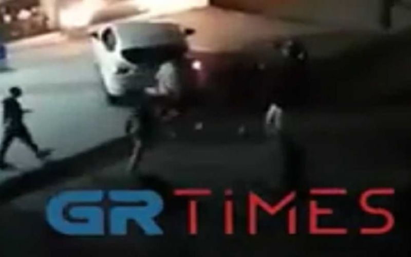Δείτε βίντεο : Άγρια συμπλοκή οπαδών στη Θεσσαλονίκη