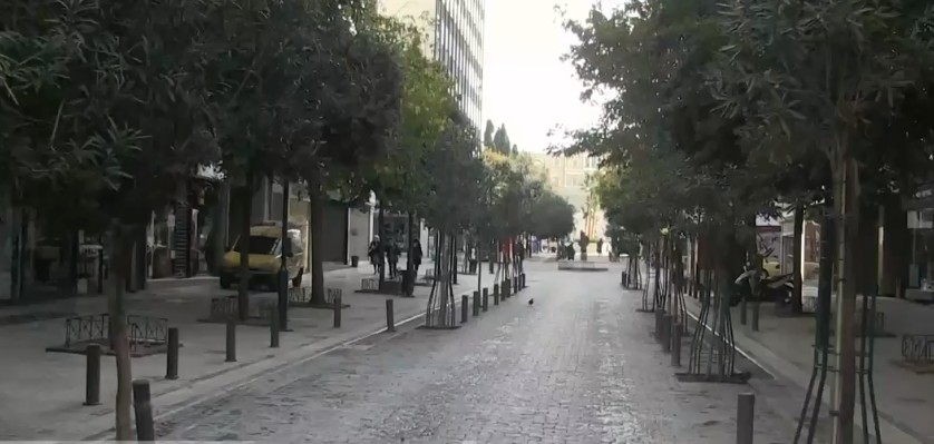 Πόλη – φάντασμα η Αθήνα 31 ημέρες πριν από τα Χριστούγεννα