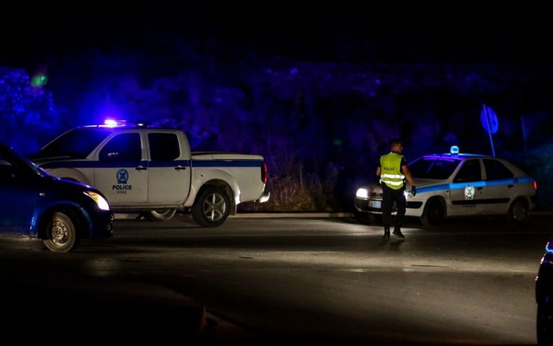 Καλύβια : Άνδρας αυτοκτόνησε μπροστά σε αστυνομικούς