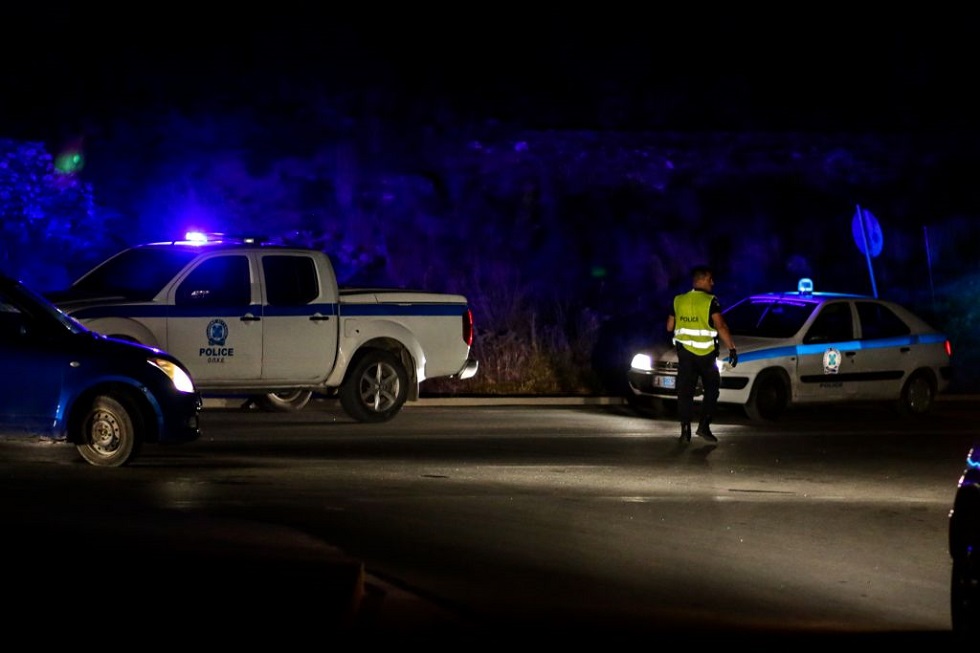 Καλύβια : Άνδρας αυτοκτόνησε μπροστά σε αστυνομικούς