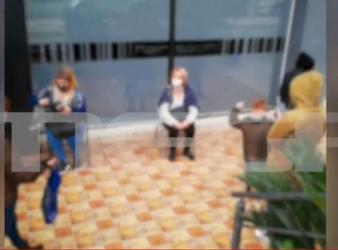 Lockdown : Επεισοδιακός έλεγχος σε γνωστό κομμωτήριο – Έκρυψαν πελάτισσες με τα αλουμινόχαρτα στα μαλλιά
