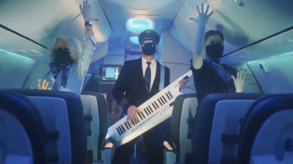 ALASKA Airlines : Το βίντεο «Safety Dance» της εταιρείας που έχει γίνει viral