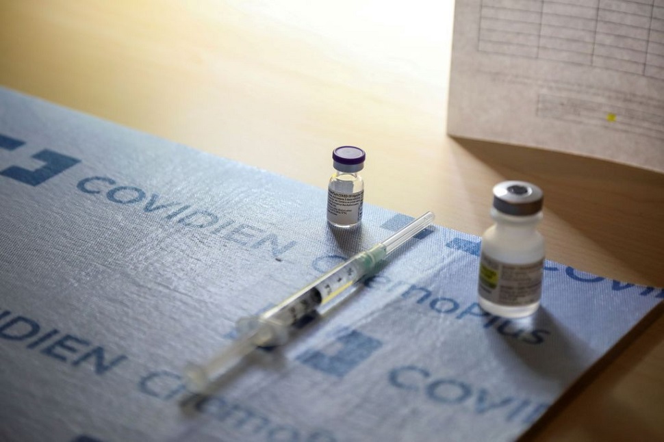 Κορωνοϊός : Το στοίχημα του μαζικού εμβολιασμού και οι επιστημονικές διαβεβαιώσεις